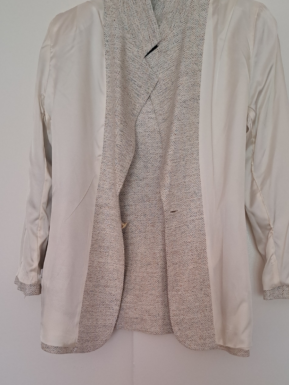 Vintage blazer of Tweed Cream Notch-Lapel Blazer - Picture 8 of 9